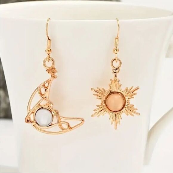 Free People Jewelry - Gold Sun and Moon Earrings N1093